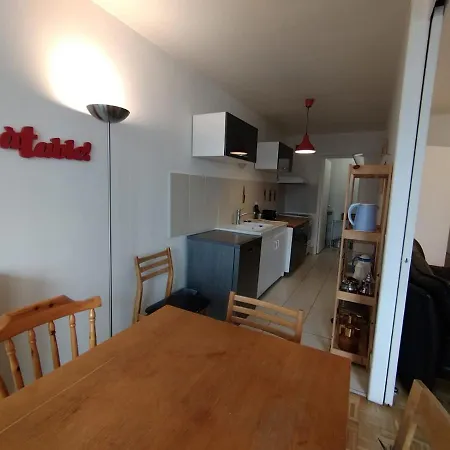Daire 5 Mn Walk Metro/la Defense/netflix/parking